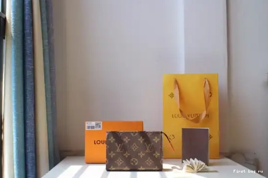 15 POUCH VUITTON TOILETRY LOUIS 0613